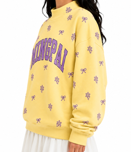 Pull ras du cou universitaire pour femme, personnalisé, en sergé à motifs, coupe oversize, en molleton bouclette, pour le spirit scolaire et les jours de match universitaires - Product Image 2