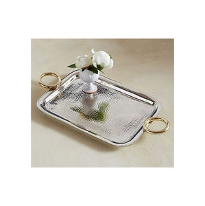 Bandeja rectangular de metal perforado dorado con asas, bandeja decorativa para servir, bandejas elegantes para servir - Product Image 2