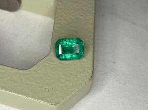 มรกตธรรมชาติทรงแปดเหลี่ยม 1.25 กะรัต สำหรับทำแหวน - Product Image 3