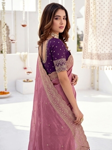 AARA Fashion Saree en soie violette avec broderie dorée, protection solaire, tenue de mariage indienne traditionnelle pour femme, longueur au sol, coupe classique - Product Image 2