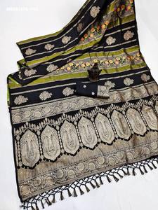Sari Banarasi Khadi Georgette de qualité supérieure avec motif tissé intégral et pallu riche en broderie Zari - Fournisseur indien - Product Image 6