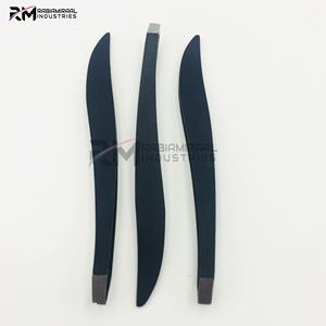 Pinzas para Cejas Personalizadas RMI con Recubrimiento de Polvo Negro / Punta Plateada de Acero Inoxidable, Juego de Pinzas de Punta Recta - Product Image 2