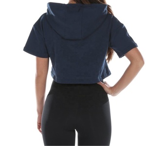 Sudadera con capucha corta de felpa para mujer, con hombros caídos y bajo sin rematar, 52% poliéster Airlume peinado y hilado en anillo, color melocotón - Product Image 3