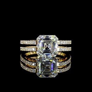 Bague de fiançailles de luxe en or jaune 14 carats avec diamant de laboratoire certifié IGI taille Asscher 3 carats et double alliance en moissanite à tige fendue - Product Image 1