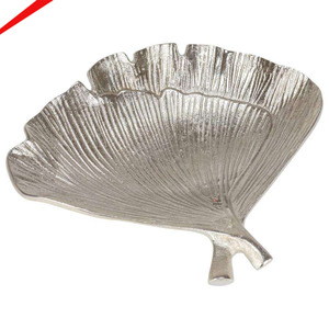 Plateau décoratif élégant en aluminium argenté pour fruits, snacks, bonbons, chocolat – Plat de service en métal pour événements et décorations - Product Image 1