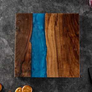 Planche à découper en bois d'acacia et résine époxy, plateau de service décoratif fait main, design rivière, plateau de cuisine - Product Image 2