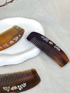 Peigne en corne de buffle naturelle en gros pour l'entretien des cheveux féminins, antistatique et démêlant, avec soin naturel du cuir chevelu - Product Image 6