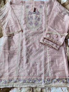 Elegante conjunto de salwar kameez de organza pesada con dupatta y pantalón de santoon, estilo indio festivo para invierno, ropa para mujer. - Product Image 4