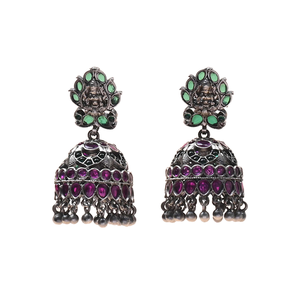 Venta al por mayor de pendientes Jhumka de piedra Esmeralda y rubí de plata oxidada de diseño personalizado floral para ropa de fiesta de mujer - Product Image 1