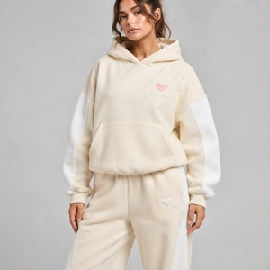 Conjunto Deportivo Informal para Mujer, Sudadera con Capucha Extra Grande Color Crema Rosa, Pantalones Jogger de Pierna Ancha, Conjunto de Dos Piezas - Product Image 3