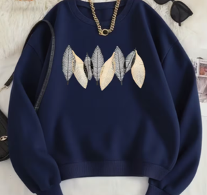 Sweat-shirt à col rond bleu marine pour femme Hardihood International, motif plume brodé, manches longues, tricoté, vintage, surdimensionné - Product Image 1