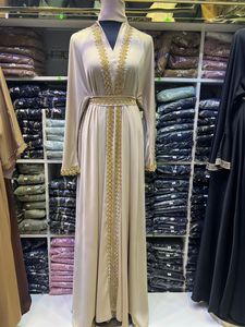 Abaya la plus vendue, style Dubaï, ornée de perles et de sequins, à manches longues, traditionnelle musulmane, faite à la main, pour mariage, respirante, col en V pour femme - Product Image 2
