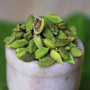 Premium Intense Aroma Green Cardamom Pods - Product Image 1