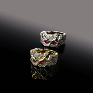 Bague Cocktail en Forme de Hibou Très Demandée, Yeux Rubis, Sertissage Canal, Plaqué Or, Argent 925, Certifiée IGI, Style Luxe, Bijoux Unisexe - Product Image 3