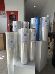 Phim cán màng co giãn, đóng gói mịn, loại đúc, chất liệu <span class=keywords><strong>LLDPE</strong></span> mềm, cấp máy móc, chiều dài 500m, trong suốt, dùng trong kho - Product Image 3