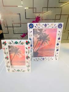 Marco de Fotos de Mármol Hecho a Mano con Incrustaciones y Grabado Manual para Decoración del Hogar - Alta Calidad - Product Image 3