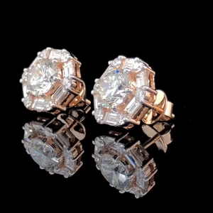 Boucles d'oreilles clous en diamant de laboratoire taille ronde et taille baguette, or massif 14 carats, certifiées IGI - Product Image 1