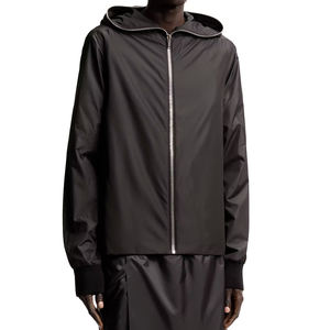 Chaqueta cortavientos de lujo para hombre, a la moda, con cierre de cremallera, personalizada, con capucha, ligera, de poliéster, informal, para exteriores. - Product Image 1