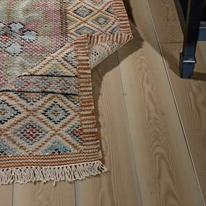 Alfombra Kilim de Lana Abstracta - Tejido Plano Simétrico Ecológico en Crema y Carmesí con Campo de Marfil y Motivos Rojos Tradicionales - Product Image 2