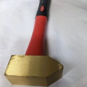 Marteau à tête en laiton exclusif pour machine à croisillons, manche en fibre de verre, non-étincelant, à face souple, pour usage industriel en atelier - Product Image 1