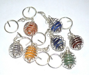 Chakra Sanskrit Tumbled Set avec cordon de mousse et exportateur de pierres semi-précieuses - Product Image 2