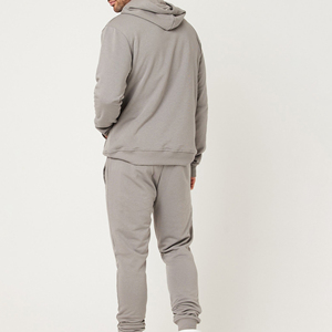 ชุดวอร์มผู้ชายคุณภาพพรีเมียม ราคาถูก ลายพิมพ์สำหรับฤดูหนาว ระบายอากาศได้ดี ทนทาน ราคาขายส่ง ดีไซน์ใหม่ โลโก้ วัสดุเนื้อนุ่ม - Product Image 4