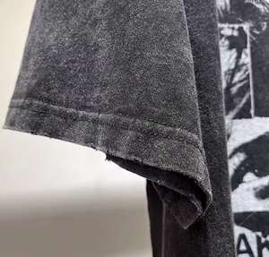 Camiseta Oversize Negra de Hombre con Estampado Gráfico, Lavado Ácido y Estilo Vintage, de Gran Gramaje, Venta al por Mayor OEM - Product Image 3