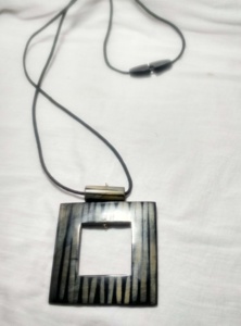 Collar de cadena de cuerno de búfalo de agua simple Unisex, joyería de moda dorada clásica para fiestas de boda de negocios, accesorio bonito - Product Image 3