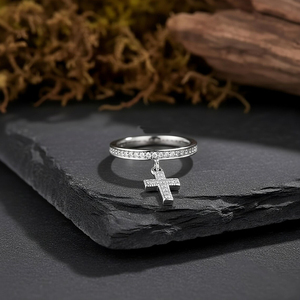 Anillo de Eternidad con Cruz Colgante de Circonita Cúbica de Colección Premium, Anillo de Boda Redondo de Plata de Ley 925, Joyería de Aniversario y Boda - Product Image 6