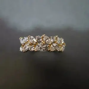 Anillo de Compromiso y Boda de Oro Amarillo de 14K con Moissanita Real de Corte Marquesa de 2Ct - Product Image 6