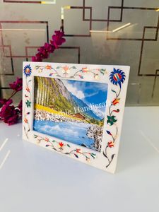 Cadre photo en marbre fait main avec motif floral, personnalisable pour la décoration de la maison - Vente en gros disponible - Product Image 2