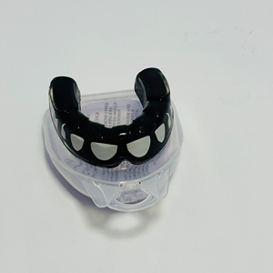 Protector Bucal Deportivo Negro Transparente 2026 Harry Johnson Production con Estuche Protector para Atletas - Product Image 2