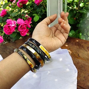 Juego de Brazaletes de Cuerno de Vaca Vintage, Unisex, con Estampado de Tortuga Negra, Joyería Moderna de Moda, Regalo - Product Image 5