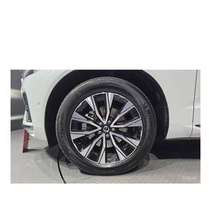 Volvo XC60 B5 Ultimate 2023 con Volante a la Izquierda, Caja de Cambios Automática, Asientos de Cuero, Cámara Trasera - 40,339 km, Color Brillante - Product Image 5