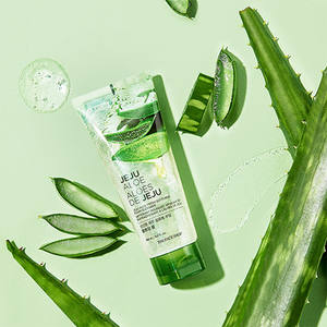 Schiuma Detergente Lenitiva all'Aloe di Jeju in Offerta con Ingredienti Freschi per una Cura della Pelle Delicata - Product Image 1