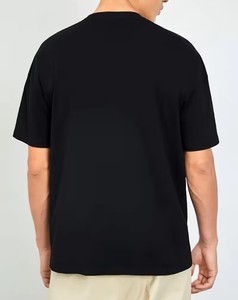 เสื้อยืดแขนสั้นสีดำสำหรับผู้ชาย พิมพ์ลายปลาวาฬและพระจันทร์ ทรงปกติ ดีไซน์คอกลม ผ้าฝ้ายเจอร์ซีย์ สวมใส่สบาย - Product Image 2