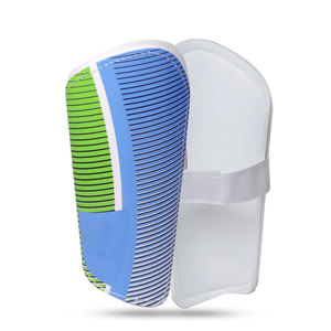 Protège-tibias en plastique pour hommes, femmes et jeunes, pour les matchs de football, légers et respirants - Product Image 1