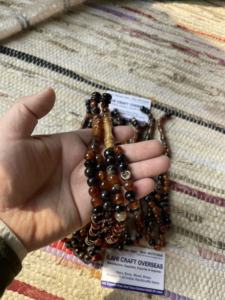 Tasbih Misbaha de 33 cuentas de cuerno de búfalo pulido, rústico, islámico moderno, ecológico y religioso de ILAHI, de Uttar Pradesh - Product Image 3