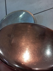 Superbe Casserole en Cuivre avec Couvercle, Forme Ronde, Diamètre 33 cm, Poignées en Acier Inoxydable, Ustensile de Cuisine en Métal Durable - Product Image 5