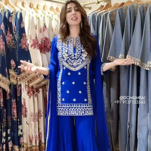 ชุดท็อปชาราร่าพร้อมผ้าคลุมไหล่ ผ้าจอร์เจตต์ฟอกซ์ ตกแต่งด้วยงานปักดิ้นและเลื่อมอย่างประณีต - Product Image 2