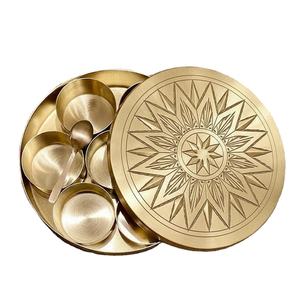 Masala Dabba de Latón Artesanal con Cuchara y Recipientes Extraíbles |   Especiero Clásico Indio para el Hogar y Restaurantes - Product Image 1