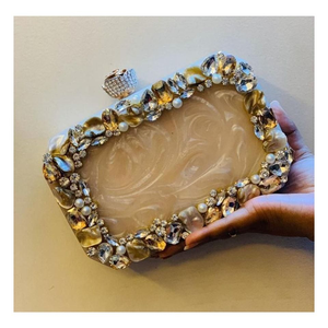 Bolso de Mano de Resina Hecho a Mano de Lujo para Mujer, para Bodas y Fiestas, Artículo Coleccionable de Perfect Enterprises - Product Image 3