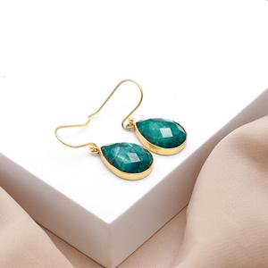 ต่างหูทรงหยดน้ำประดับมรกตเจียระไนทรงลูกแพร์เคลือบทองคำ 18K ดีไซน์ทันสมัยสำหรับงานแต่งงานและงานปาร์ตี้ - Product Image 3