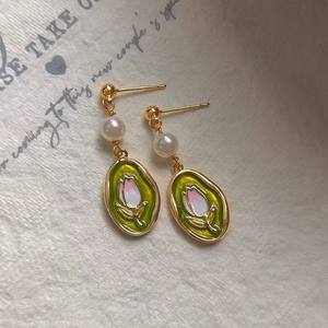 Exquisite European American Retro French <b>Pearl</b> <b>Earrings</b> with Tulip and <b>Pearl</b> <b>Drop</b> Wholesale Light Luxury Product - Product Image 3