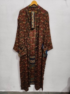 Robe en soie longue jusqu'aux chevilles, robe multicolores, robe de nuit, robe indienne vintage en soie recyclée, kimono en sari - Product Image 3