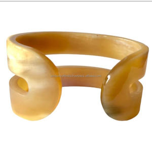 Bracelets en corne classiques élastiques de style haut de gamme | Bracelets en corne avec grain de bois naturel | Bijoux faits à la main rustiques écologiques - Product Image 6