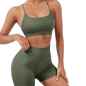 Conjunto de Yoga Verde Oliva de 2 Piezas, Top Corto Halter Sin Costuras y Pantalones Cortos de Cintura Alta, Ropa Deportiva Transpirable de Spandex/Nailon - Product Image 6
