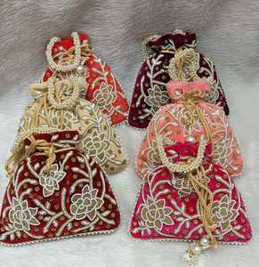 กระเป๋าสะพายไหล่ผู้หญิงแฟชั่นลายควิลท์ผ้าฝ้ายประดับมุก - Product Image 4
