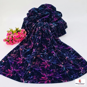 Tissu en velours imprimé sur mesure avec feuille métallisée pour ameublement de luxe, vêtements, décoration intérieure, textile – Fabricant et fournisseur OEM/ODM sur mesure - Product Image 4