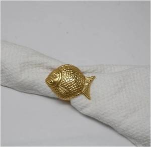 Anneau de serviette décoratif de luxe en or avec perles papillon, moderne, écologique et durable, pour hôtels et banquets. - Product Image 3